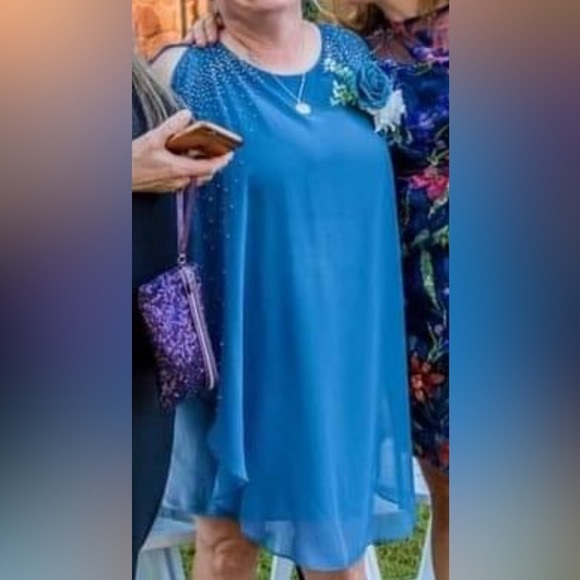 Women's Formal Dress Sz 8 Light Blue Floaty XSCAPE Studded Split Sleeve
Chiffon - Picture 4 of 15